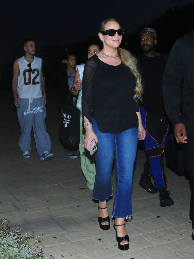 Mariah Carey arriving at Nobu in huge bus