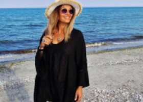 Anca Țurcașiu, pictorialul în stilul Jennifer Lopez care a stârnit valuri de reacții:  „Peste ea cu minimum zece clase!”