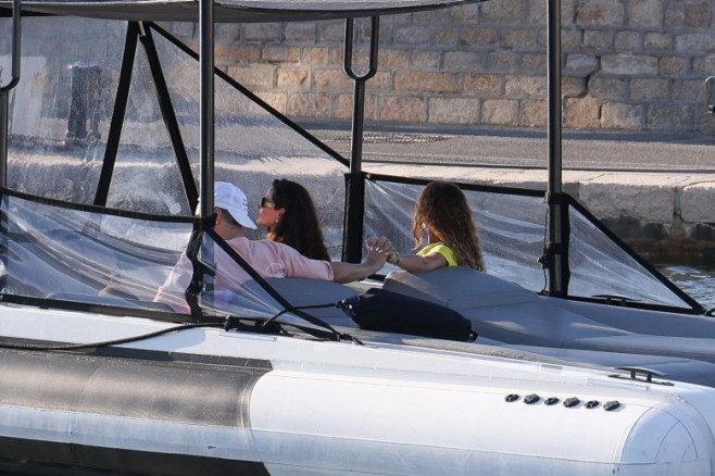 Rita Ora and Taika Waititi arrive at the dock and set off on a boat ride in Saint Tropez
