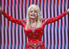 Sora lui Dolly Parton, mesaj alarmant despre starea de sănătate a celebrei cântărețe: „Are nevoie de rugăciunile voastre!”