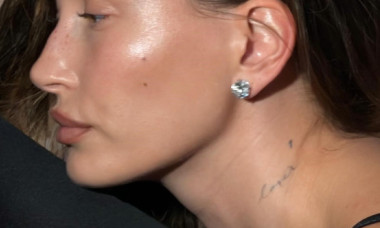 Hailey Bieber, pictorial în lenjerie și lecție de naturalețe și senzualitate. A făcut pozele în dormitor