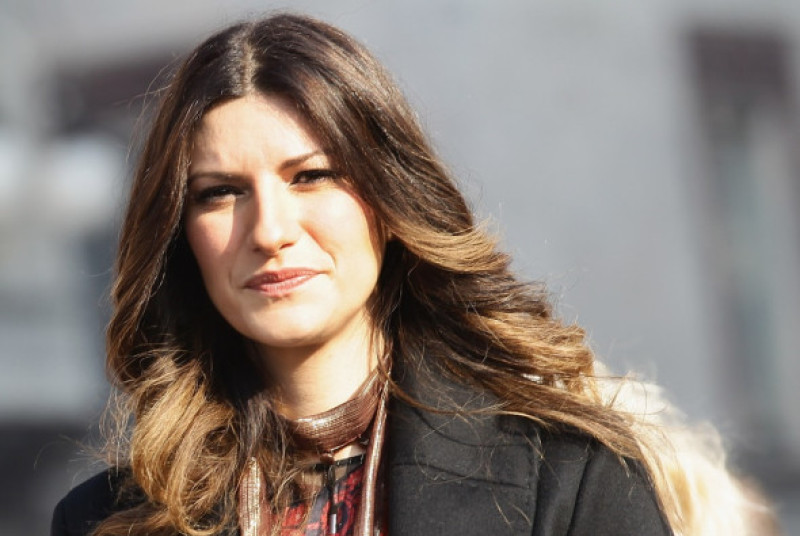 Laura Pausini Filming "Non Ho Mai Smesso" Music Video In Piazza Duomo