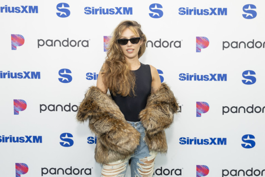 Miley Cyrus Visits The SiriusXM Studios in Los Angeles