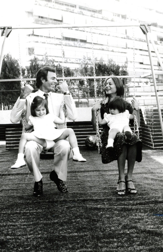 Isabel Preysler și Julio Iglesias, alături de doi dintre copiii lor