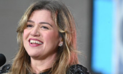 Kelly Clarkson, reacție acidă după ce un fost manager i-a sugerat o operație estetică: „Mă simt bine așa cum sunt”