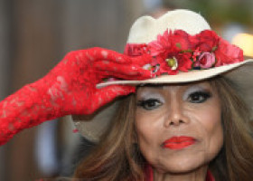 La Toya Jackson, mesaj îngrijorător pentru fani. Sora lui Michael Jackson a ajuns la doctor: „Sper ca totul să meargă bine”