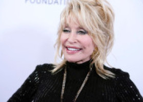Dolly Parton, noi declarații după ce s-a confruntat cu probleme de sănătate: „Nu am timp să îmbătrânesc!”