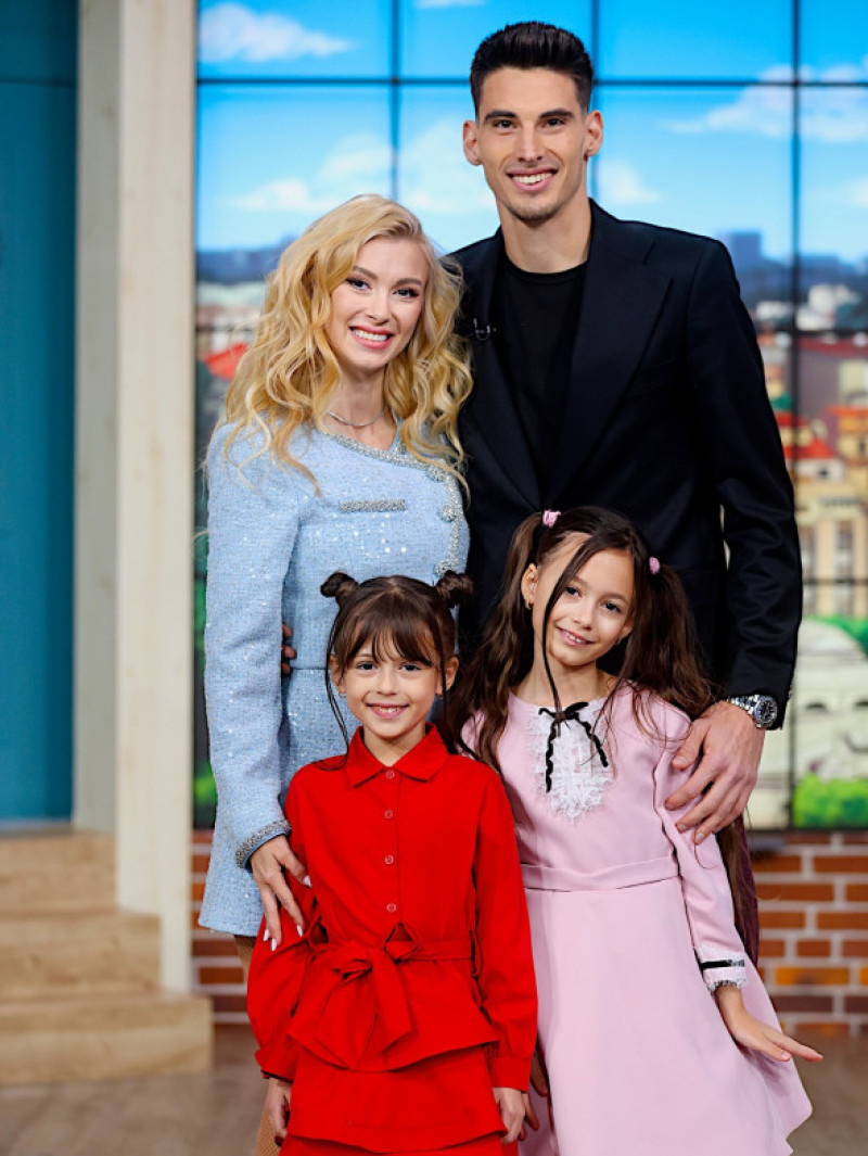 andreea balan, fiicele ei si victor cornea