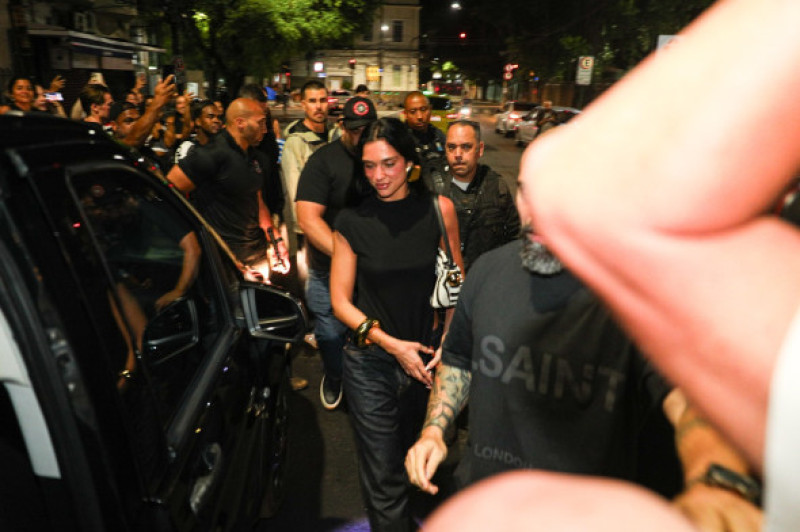 Dua Lipa Fans Go Wild As She Leaves Bar In Botafogo, Brazil - 20 Nov 2025
