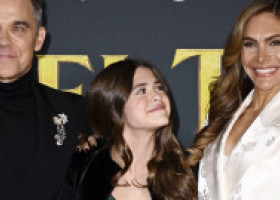 Fiica cea mare a lui Robbie Williams și-a făcut debutul în actorie. Teddy are 13 ani, iar părinții ei faimoși o adoră