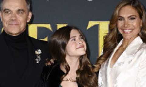 Fiica cea mare a lui Robbie Williams și-a făcut debutul în actorie. Teddy are 13 ani, iar părinții ei faimoși o adoră