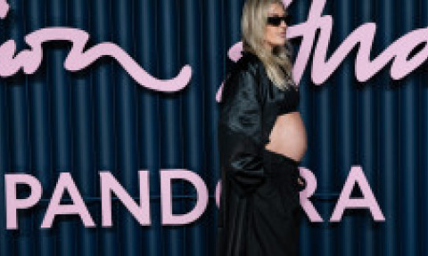 Ellie Goulding este însărcinată cu al doilea copil. Artista îl va face tată pentru prima dată pe iubitul ei, cu 10 ani mai tânăr