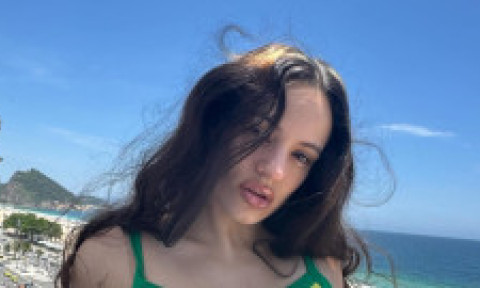 Rosalia spune că singurătatea e lecția vieții ei: "Mă lupt cu ea". E o romantică, dar are nevoie de izolare pentru a face muzică