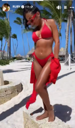 ruby in costum de baie rosu (3)
