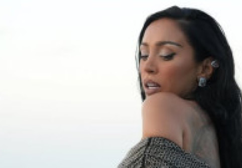 În vară făcea plajă la înălțimi amețitoare, pe bloc, acum e în Dominicană. Ruby e în elementul ei în costum de baie