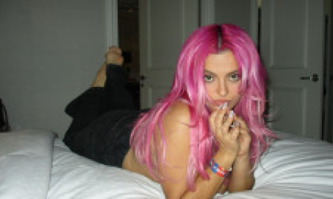 Bebe Rexha își caută iubit. Nu pune accent pe aspect, dar "trebuie să fie mai bogat sau la fel ca mine. Nu plătesc pentru bărbați"