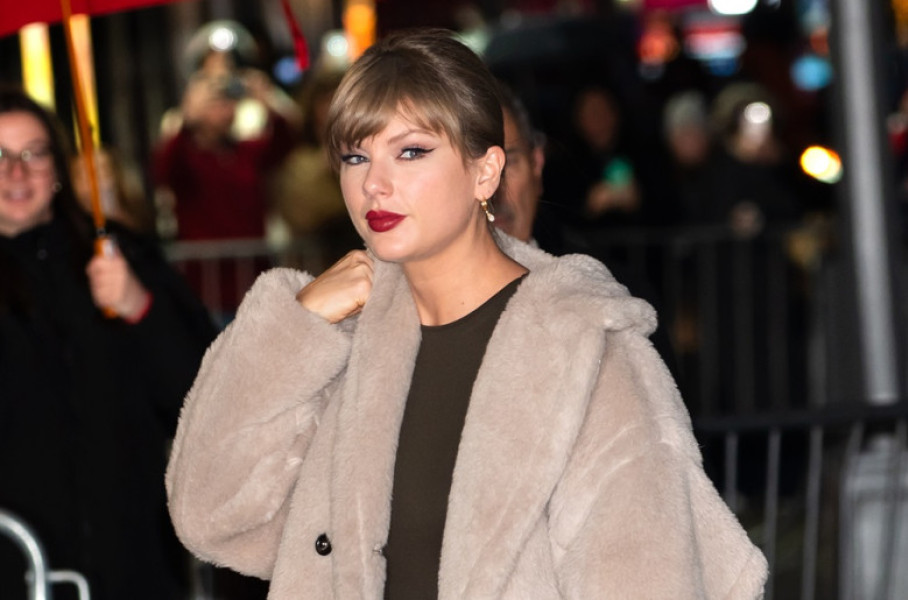 Taylor Swift at Late Show With Stephen Colbert Show