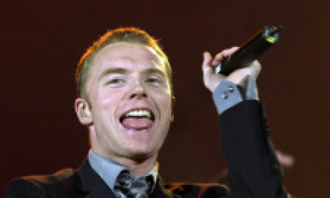 Îl mai știi pe Ronan Keating de la Boyzone? Are cinci copii, s-a mutat la Dubai și e de 11 ani cu a doua soție: "Te iubesc și te ador"
