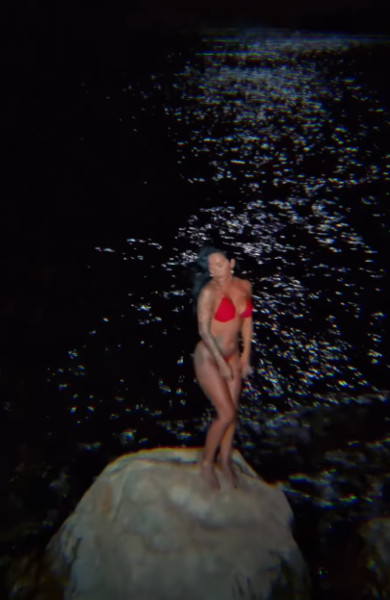 ruby in costum de baie (2)