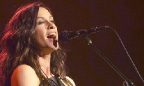 Alanis Morissette, amenințată cu acuzații de trafic de droguri. Ce i-ar fi cerut fosta manageră pentru a "încheia" totul