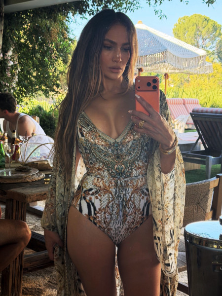 jlo (122)