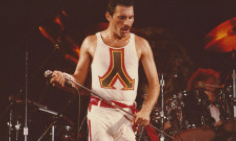 Extravagant pe scenă, timid în viața privată. Freddie Mercury ar fi împlinit 80 de ani pe 5 septembrie