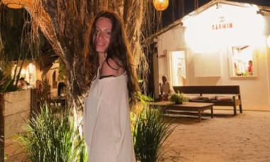 Raluka, distracție în costum de baie, pe plajele din Brazilia, alături de iubit. Poza care a stârnit speculații privind relația lor