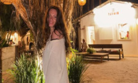 Raluka, distracție în costum de baie, în Brazilia, alături de iubit. Poza care a stârnit speculații privind relația lor