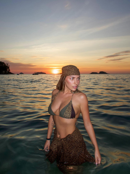 jo in costum de baie in thailanda, ianuarie 2026 (4)