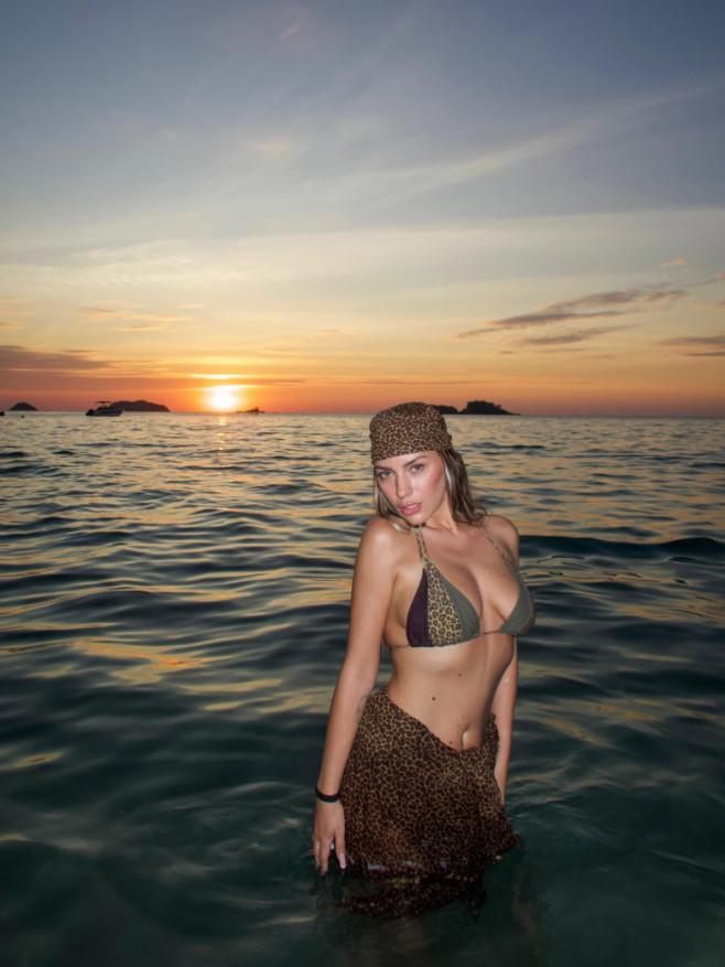 jo in costum de baie in thailanda, ianuarie 2026 (6)