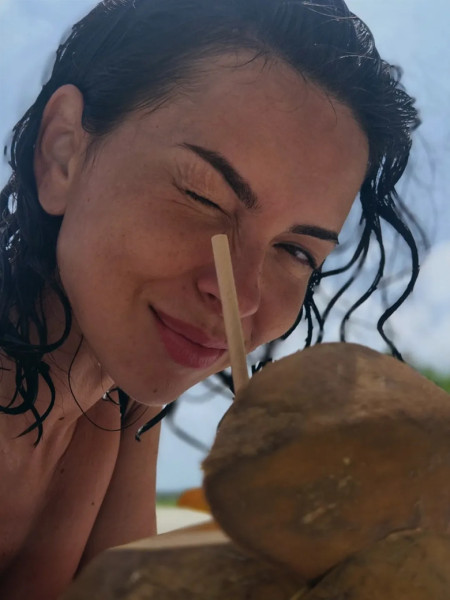 inna in costum de baie ianuarie 2026 (14)