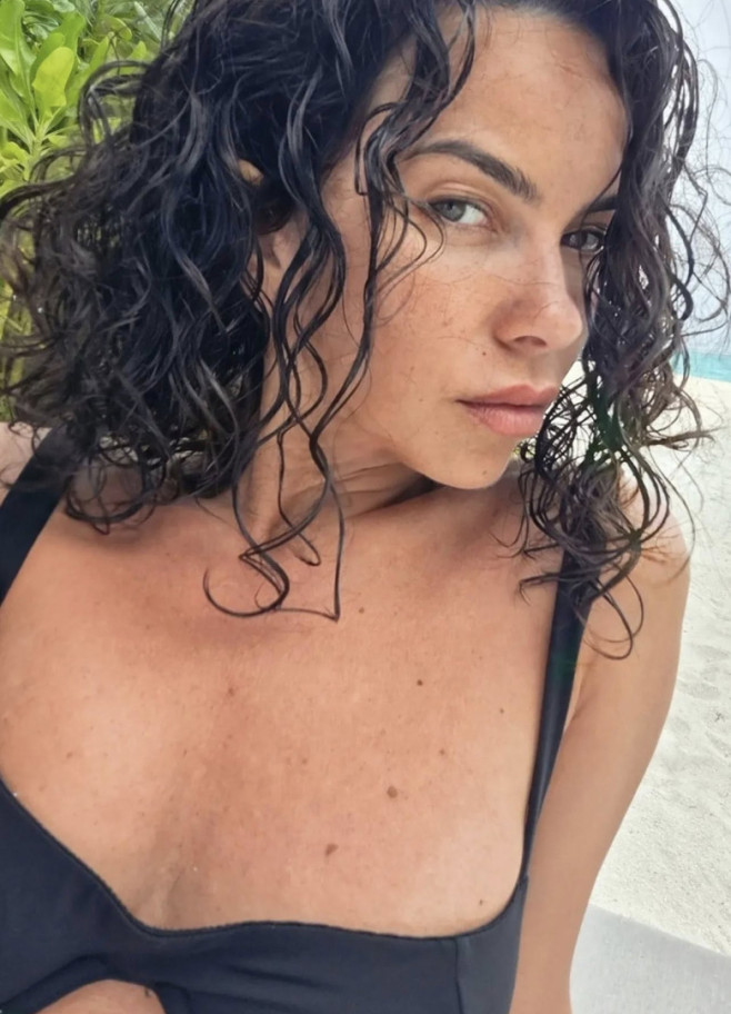 inna in costum de baie ianuarie 2026 (5)