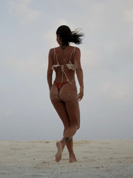 inna in costum de baie ianuarie 2026 (2)