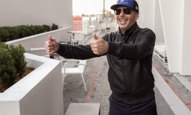 Cum e Pitbull dincolo de energia electrizantă de pe scenă. De la o copilărie dificilă la filantrop și cel mai simpatic om din muzică