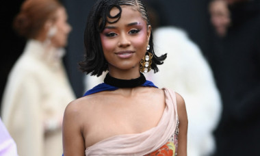 Tyla, apariție incendiară la tv. Unduiri hipnotizante pe ritmurile piesei ei virale, atitudine de superstar, ținută sumară