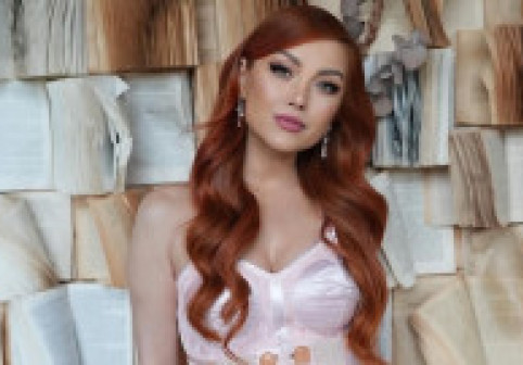 Elena Gheorghe, despre lupta cu kilogramele din copilărie: „Rămâi cu niște pitici pe creier”. Ce dietă ține la 40 de ani