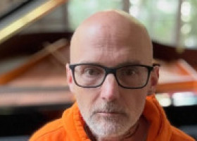 Moby spune că încă îi este greu să înțeleagă reacția lui Natalie Portman privind relația lor. Actrița a negat orice legătură romantică