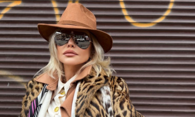 Loredana Groza, într-o salopetă ultra mulată, cu un decolteu amplu. Fanii au reacționat imediat: „Madonna de România!”