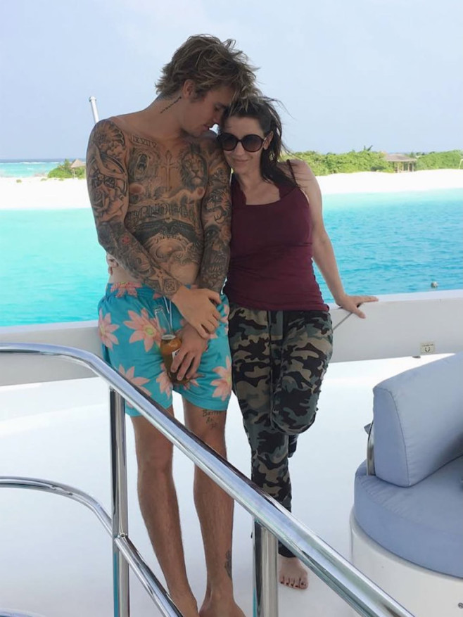 justin bieber si mama lui (1)