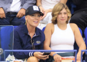 Pink, duet cu fiica sa de 14 ani, la The Kelly Clarkson Show. „Dumnezeule! Willow este incredibilă”