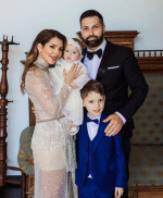 Celia și soțul ei, alături de copiii lor/ Facebook