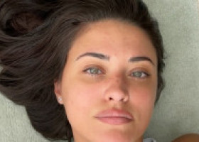 Nu trece neobservată! Antonia și-a arătat bronzul într-un top scurt și foarte decupat, dar a plusat și cu atitudinea provocatoare