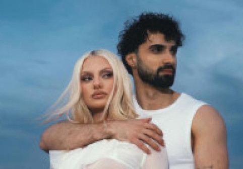 Cine este Ștefan Oprea, iubitul Alexandrei Stan. De patru ani urcă împreună pe scenă, iar acum vor fi părinții pentru primul lor copil