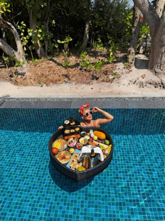 loredana groza in maldive (5)