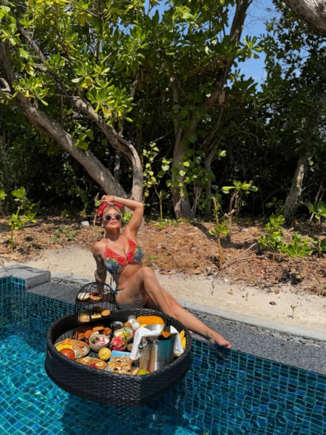 loredana groza in maldive (4)