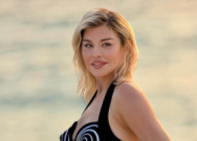 Loredana Groza, picioare tonifiate și talie de invidiat în costum de baie. Apariția din Maldive a stârnit un val de reacții