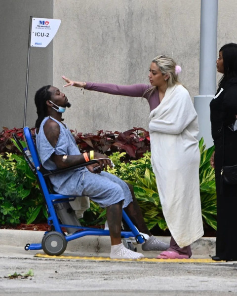 Primele imagini cu Offset după ce a fost împușcat/ Foto. Facebook Page Six