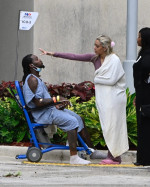 Primele imagini cu Offset după ce a fost împușcat/ Foto. Facebook Page Six