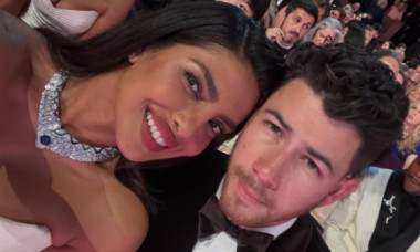 Priyanka Chopra își etalează silueta în bikini, în timp ce ignoră controversa „fanilor falși”. Soția lui Nick Jonas a fost Miss World