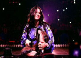 Motivul real pentru care Billie Eilish poartă haine largi. Adevărul din spatele alegerilor sale vestimentare